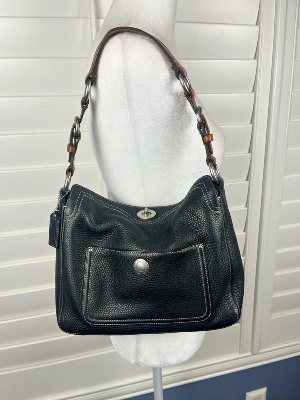 Coach chelsea turnlock hobo black pebbled leather shoulder bag y2k - Picture 2 of 7